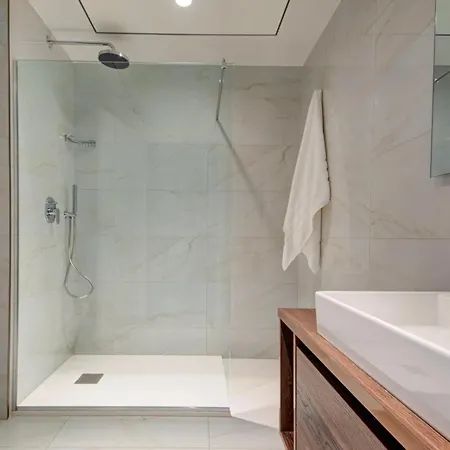 Mercury Tower 903 - Pools, Gym & Sea View Apartamento *