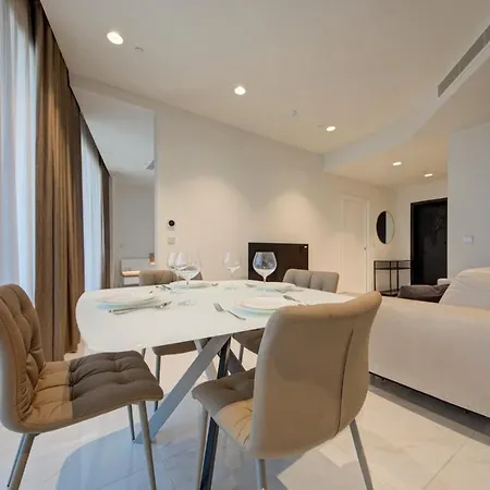 Mercury Tower 903 - Pools, Gym & Sea View Apartamento