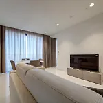 아파트 Mercury Tower 903 - Pools, Gym & Sea View