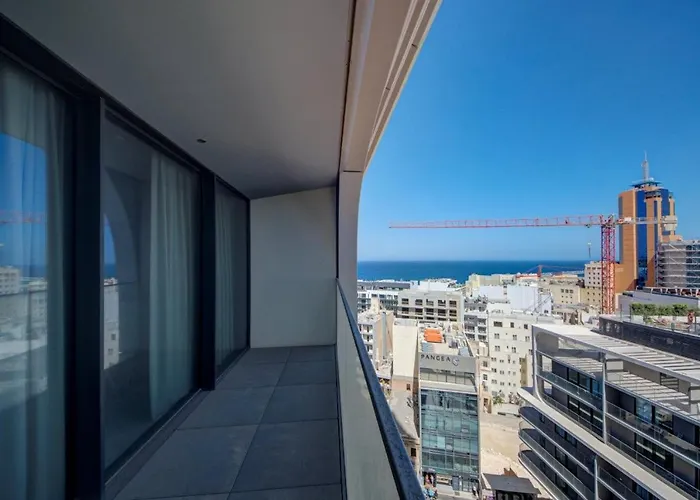 Apartamento Mercury Tower 903 - Pools, Gym & Sea View