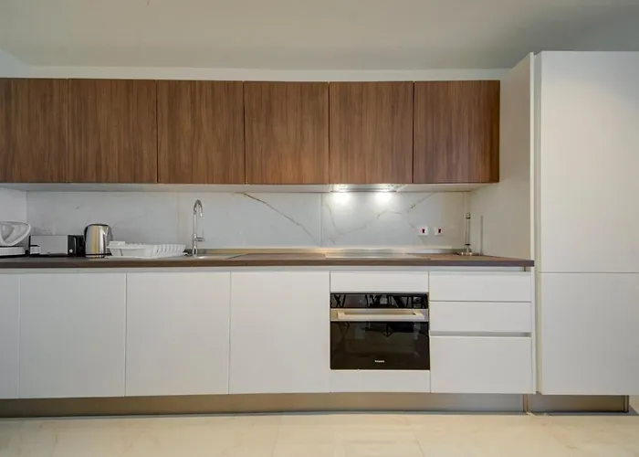 Apartamento Mercury Tower 903 - Pools, Gym & Sea View