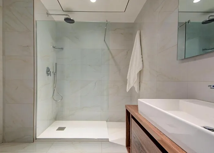 Mercury Tower 903 - Pools, Gym & Sea View Apartamento *