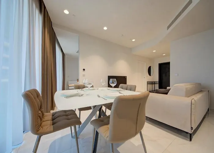 Mercury Tower 903 - Pools, Gym & Sea View Apartamento