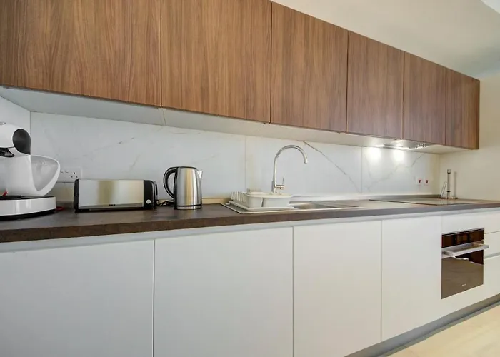 Mercury Tower 903 - Pools, Gym & Sea View Apartamento *