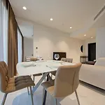 Mercury Tower 903 - Pools, Gym & Sea View Apartment