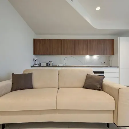 Mercury 903 - Seaview - 2x Pool Cards Access Saint Julian's